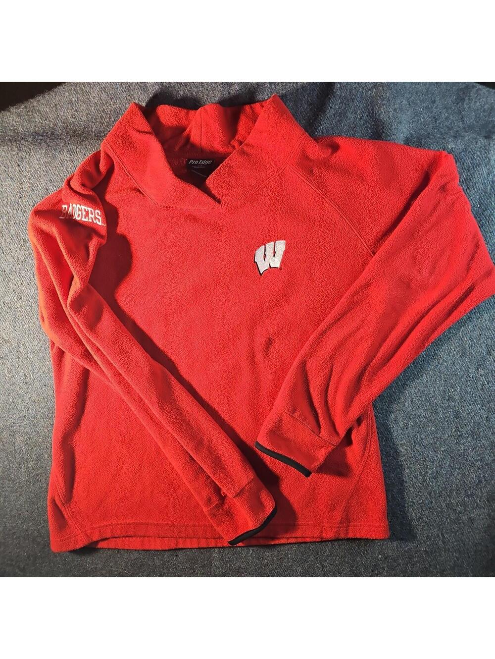 Pro Edge L Vneck WI Badgers Sweater